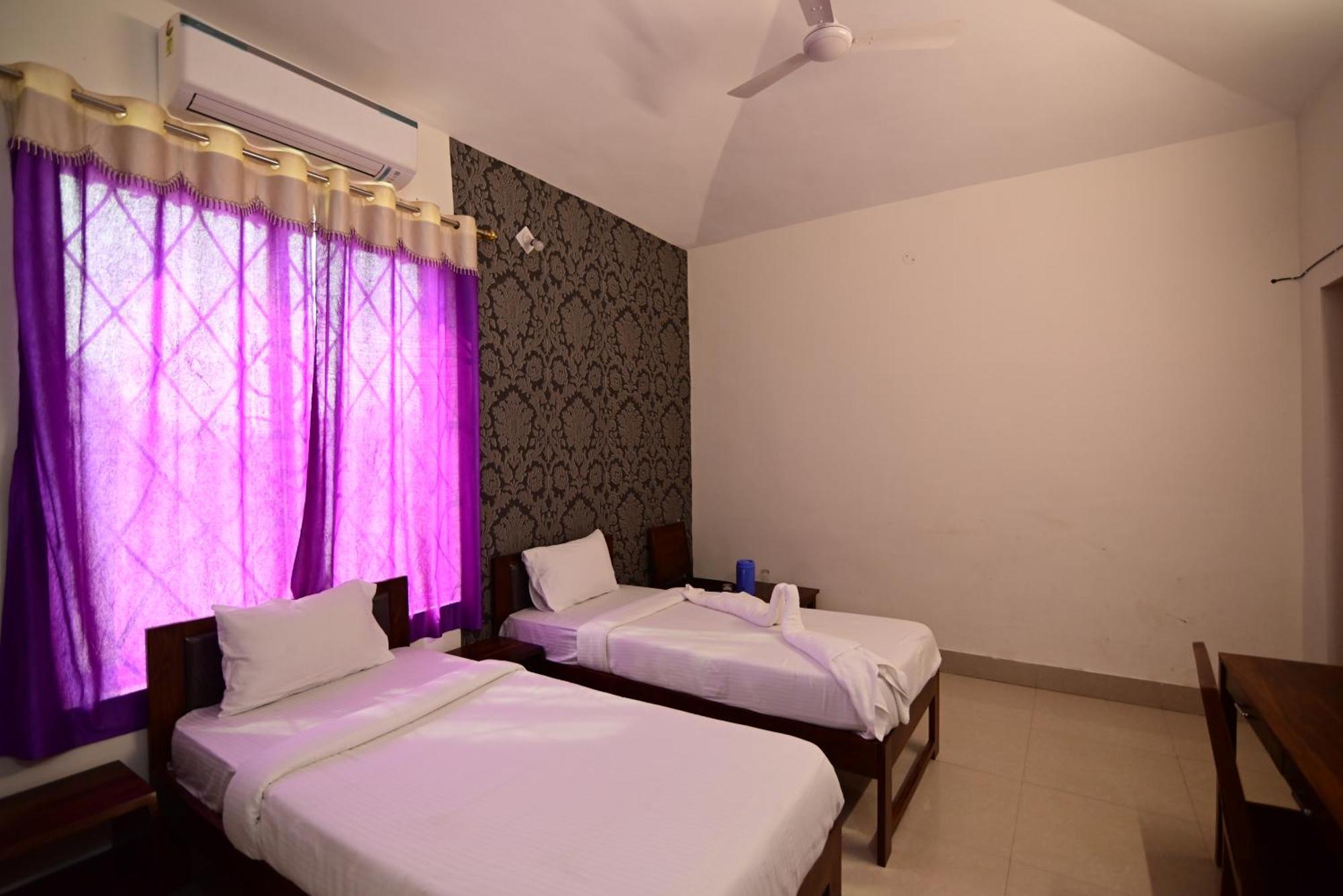 The Byke Niranjana Hotel Gaya Luaran gambar